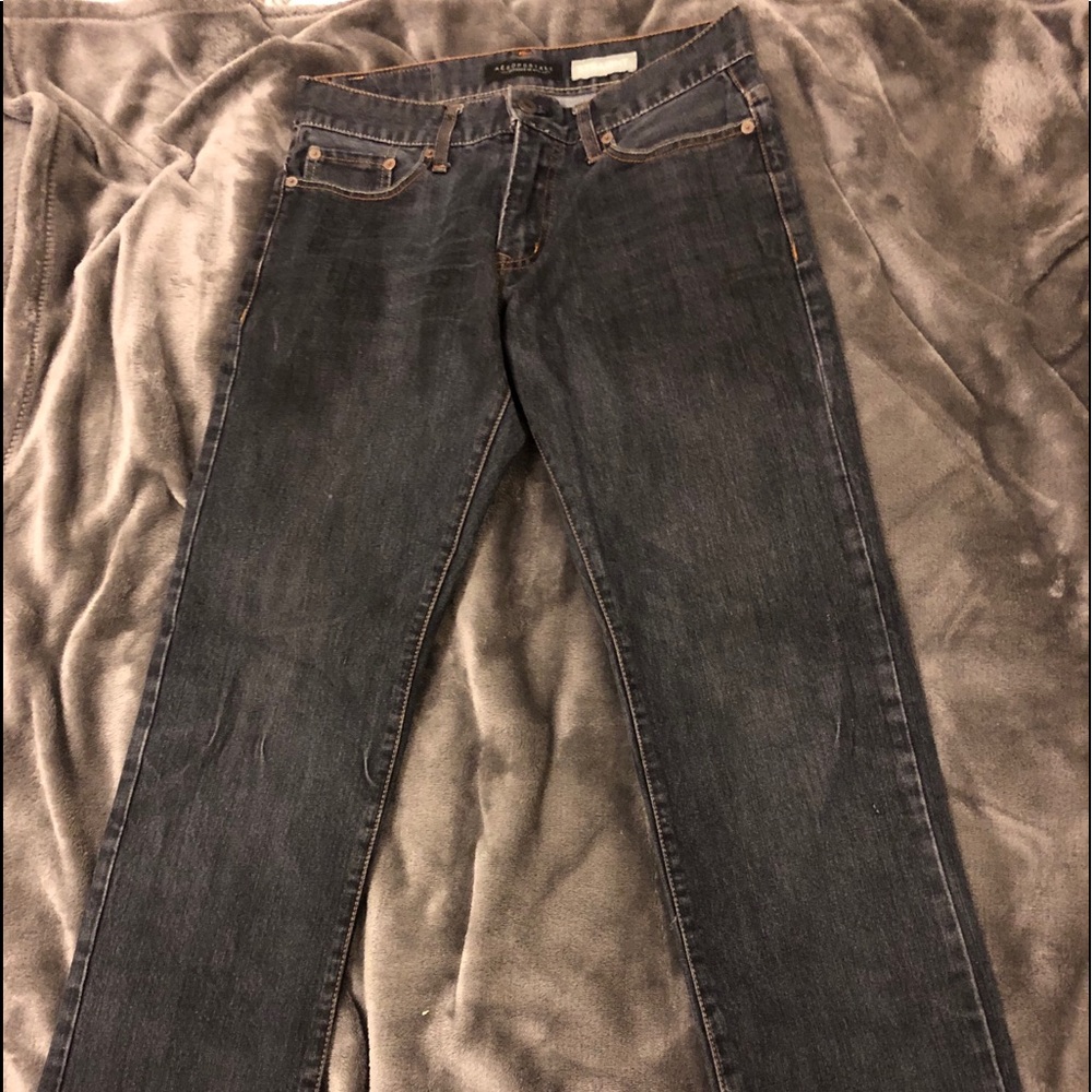 Straight cut jeans with dark wash